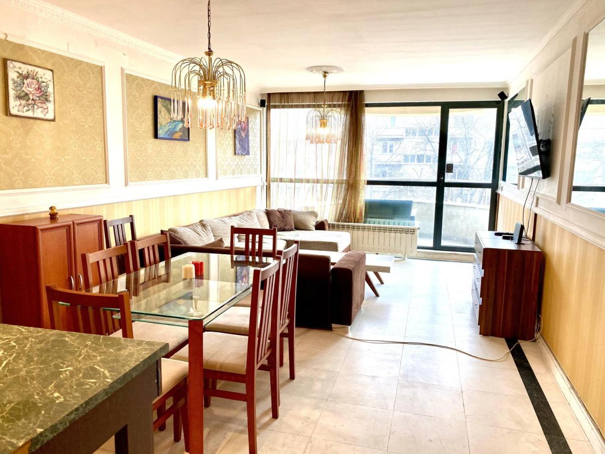 Guest With Living Room, Dining And Kitchen Next To Center * Sofia
